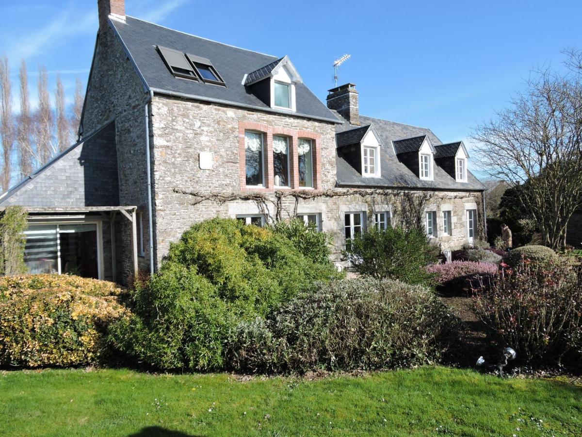 Gite De Charme "La Maison Saint-Leonard" Avec Piscine, Spa, Vue Sur Le Mont Saint-Michel Vains Exterior foto